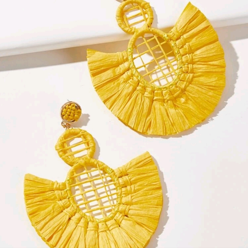 π Statement earrings π - Picture 2 of 4